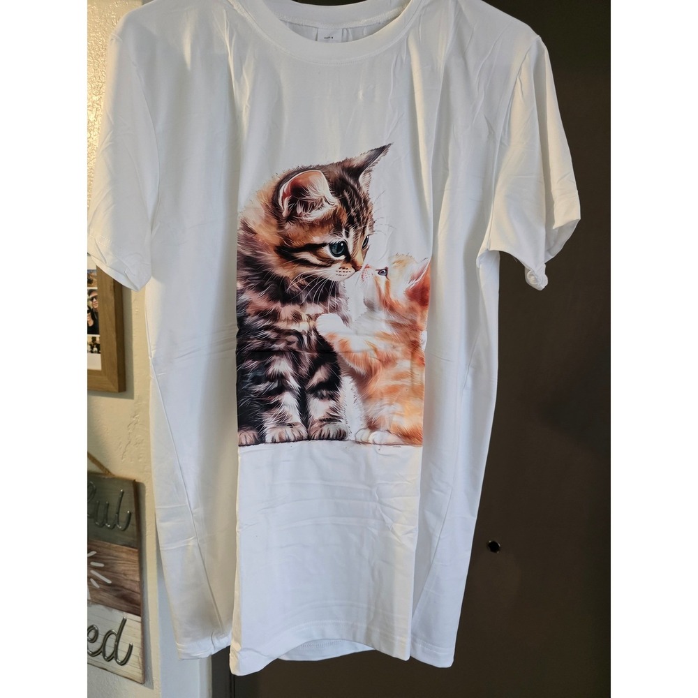 Kitten Graphic T-Shirt White Crew Neck Short Sleeve Polyester Size Medium